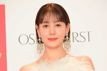 3歳下俳優に猛アプローチで結婚…初の夫婦仕事に「ドキドキ」　ネット「幸せそう」「似てる」