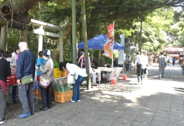 息栖神社　にぎわい一役　第4日曜「わくわく市」　野菜や雑貨販売　茨城・神栖の住民企画