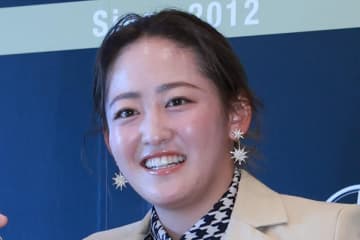 岩井千怜が首位発進に「風を楽しみながら」　５位の勝みなみは「自信を持って打てている」