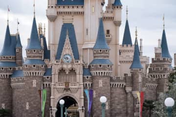 【ディズニー】ベイマックスになれるファッション用グラスが公式から登場➡︎「めっちゃ五条悟」「釜爺」と話題に