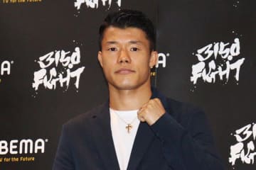 亀田和毅、57.0キロで前日計量パス！　3階級制覇に向け6年ぶりの世界戦　王者レオと対決