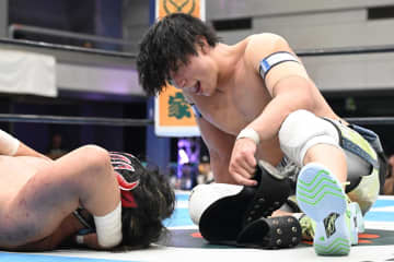 【新日本】『BOSJ』YOHがデスペラードを締め落とす激勝「昔から大っ嫌いだったんだよ。でも、それはさっきまでの話」