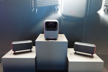 Anker、初のホームシアターシステム「Nebula X1」