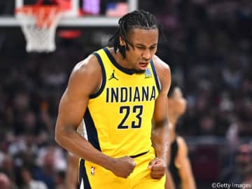 NBA史上初…ペイサーズのアーロン・ニスミスがプレーオフの第4Qだけで6本の3P成功