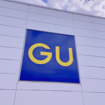 GUのちいかわ新作アイテムが可愛すぎる～！ハチワレの「バッグ＆ポーチ」気になるサイズ感をご紹介♪