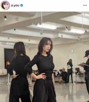浜崎あゆみ46歳、「超カワイイ」笑顔のピースショットに激震　「かわいさ増してる」「アユは最強」