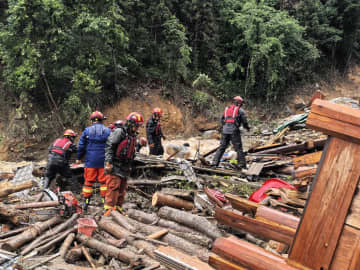 中国・広西チワン族自治区竜勝県で土石流　8人と連絡取れず