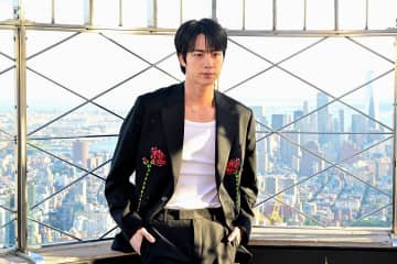 JIN、深夜トーク番組の司会者としての腕を試す＆BTSの再結成について語る