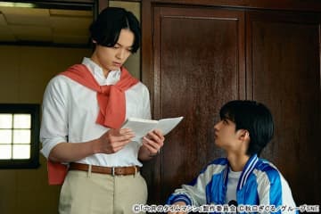 「六月のタイムマシン」第4話。蒼（志賀李玖）と琉青（松本大輝）は、友人の死に関する日記を発見