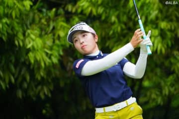 ＜速報＞佐久間朱莉、ルーキー荒木優奈が首位　佐藤心結ら2差追走