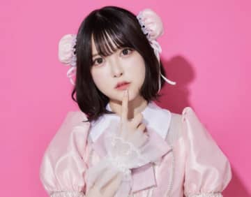 「助けて、至急」27歳アイドル、サンプルコスメで"事件級"のビジュアルに「店から出られない」と衝撃の姿にファン驚愕