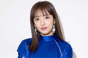 夏菜、36歳の誕生日に自身の“顔面事情”告白「口角も毛穴もたるみ気味」で「抗って生きていきたい」