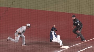 西武・渡部聖弥が負傷交代　帰塁した際に足を痛めたか…この日は2本のHRを放つなど躍動