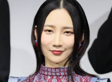 「檀蜜さんかと思った」ファーストサマーウイカ、縁側での妖艶ショットを披露→「惚れてまうやろ〜」「4Kでお願いします！」