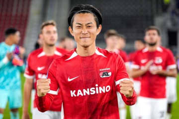 「とにかくサッカーが縦に速い」AZ毎熊晟矢が充実の欧州１年目で体感した“オランダとＪリーグの違い”を明かす。「だからこそ、１対１は絶対に負けてはいけない」【現地発】