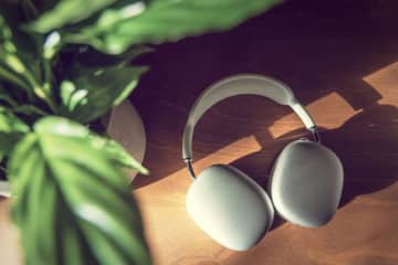 軽量版「AirPods Max」が2027年に来る!?