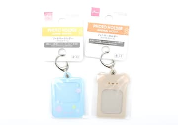 ダイソーで見つけて2つも買っちゃったよ！デザインが大優勝♡売り切れそうな予感のキーホルダー