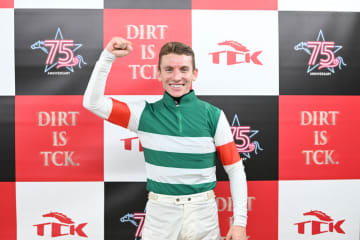 【大井記念】ライトウォーリアが逃げ切りでクアトロ騎手は重賞初制覇