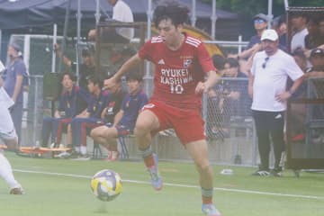 選手権で彗星の如く現れ…強豪10番を背負った超逸材　「全然違う」監督も驚いた存在感