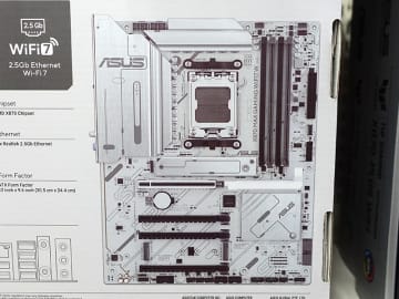 ASUSのRyzen 9000マザー「X870 MAX GAMING WIFI7 W」が発売、ドスパラ専売モデル