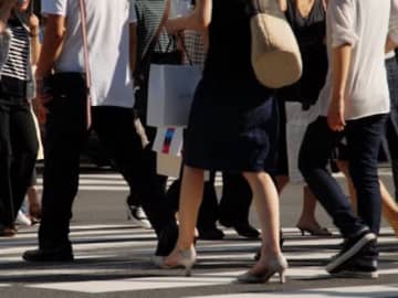 紫外線対策は、もっとカンタン、快適に！　多機能ファンデーションが人気