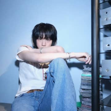 「BTS」JIN、ソロアルバム「Echo」が英オフィシャルシングル・アルバムメインチャートに同時ランクイン