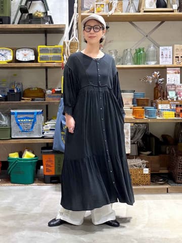 「甘すぎない黒」が可愛い！【niko and ...】40・50代の春夏に♡「即戦力ワンピ」