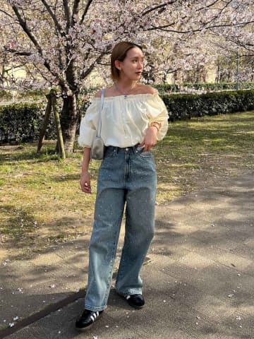 【ローリーズファーム】大人のこなれ見え「オフショルコーデ」に注目！