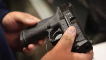 拳銃で打たれた19歳の有望選手が死亡…原因は試合中の口論