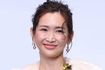 モデルデビューした息子も愛用　紗栄子が手放せない「神泡洗顔」が話題