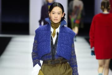 アンテプリマ 25-26年秋冬コレクション - 懐かしくも新しい服、現代美術家の加藤泉とタッグ