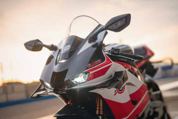 ビモータKB998 Riminiは9月1日に発売決定。価格は693万円でSBKマシンをベースとしたバイクに