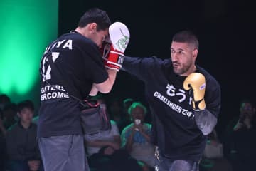 【ＲＩＺＩＮ】シナ・カリミアン　ＭＭＡ初陣へ鼻息「私イラン人です。だからレスリング、自信がある」