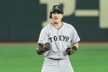 巨人・泉口友汰が大仕事！　8回に値千金の勝ち越し打…豪快2号で1試合3打点、東京D熱狂