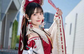 【コスプレ】人気声優の上坂すみれも登場！豪華モデル陣による美しさが圧巻、博麗神社例大祭開催のファッションショー特別レポ第1弾【写真36枚】