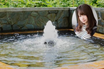 毎分２０００リットル噴出！新潟県魚沼・駒の湯温泉「駒の湯山荘」笑っちゃうほど贅沢です【案内・茜さや】