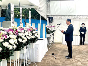 埼玉から戦争に派遣…殉職した救護員32人に黙とう、献花　日本赤十字社県支部、浦和で追悼式　遺族ら163人が参加