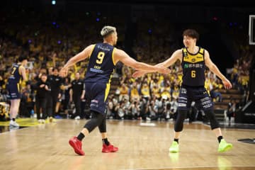 宇都宮が3Pシュート攻勢で先勝、琉球を寄せ付けず優勝に王手！【りそなグループ B.LEAGUE FINALS 2024-25 GAME1】