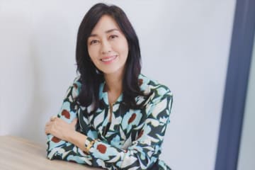 早見優、デビュー43年ずっとベースにあった歌への思い　藤井隆、Night Tempoら新しい才能とのコラボも話題に