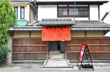 【京都・嵐山】“パンとエスプレッソと”の新業態「囲と囲曲（カコとイマ）」が手がけるムッフルとは？