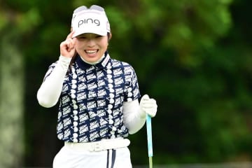 【速報】女子ゴルフV争いでスーパーショット炸裂　観客騒然、実況席「ここで出た！」思わず唸る
