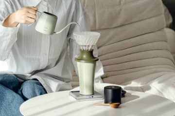どこでも出張バリスタ？「STTOKE＋HARIOドリッパーコラボセット」