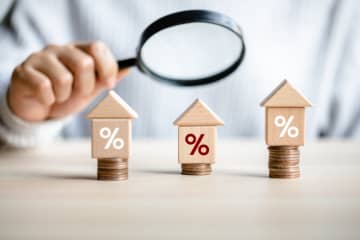 政策金利の0.25％引き上げで住宅ローン金利が上昇！ 住宅ローンが残り「1000万」あるなら固定金利にするべき？