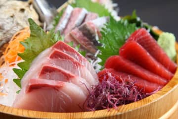 お刺身、残ったらどうする？ 新鮮さを保って最後までおいしく食べる【保存術】