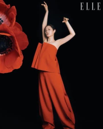 ムン・ソリ、雑誌「ELLE」の撮影で魅力溢れる姿を披露！「おつかれさま」への特別な愛情を語る