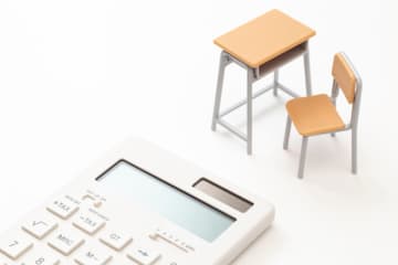 公立大学に進学させる家庭は、平均年収「700万円」超!? わが家は世帯年収「400万円」ですが、息子が進学するなら“奨学金”は必須でしょうか？ 学費もあわせてシミュレーション