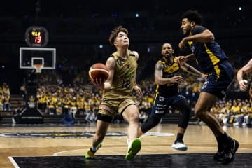 琉球が終盤の猛攻で反撃の１勝！宇都宮は優勝を決められず…Bリーグ・ファイナルは運命の第３戦へ＜DUNKSHOOT＞