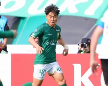 ヴェルディ新井悠太が衝撃ゴラッソ！ 94分に圧巻ミドルをぶち込む！ 劇的決勝弾で京都を１－０撃破