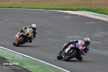 中須賀が浦本を下し連勝。タイトル争いで大きくリード／2025全日本ロード第2戦SUGO JSB1000 レース2