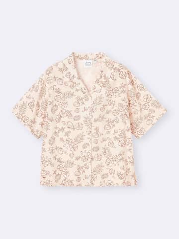【GU × ちいかわ】が可愛すぎ♡ 注目の「コラボシャツ & ソックス」